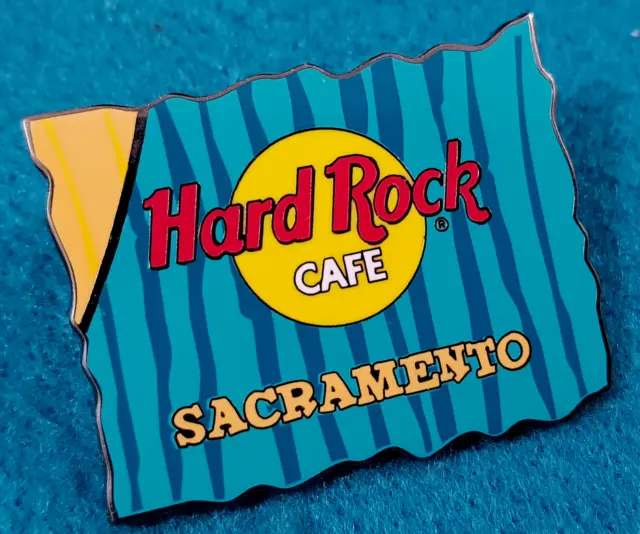 SACRAMENTO ABSTRACT PUZZLE SET SERIES 2002 COLLECTOR CARD Hard Rock Cafe PIN LE