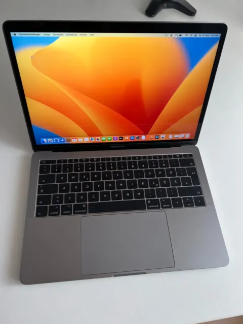 Apple MacBook Pro 13,3 Zoll / 256GB SSD / Intel Core i5 3,60 GHz / 8GB RAM / OVP