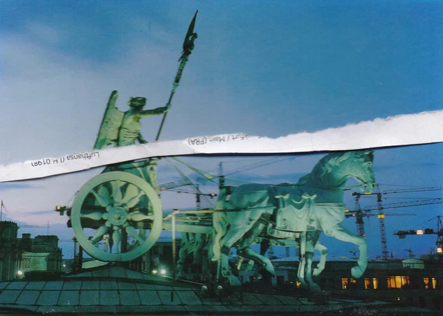 Neue Ansichtskarte aus Berlin mit Quadriga auf dem Brandenburger Tor von 2020