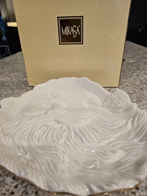 Plato de galletas de porcelana Papá Noel Mikasa con caja original.