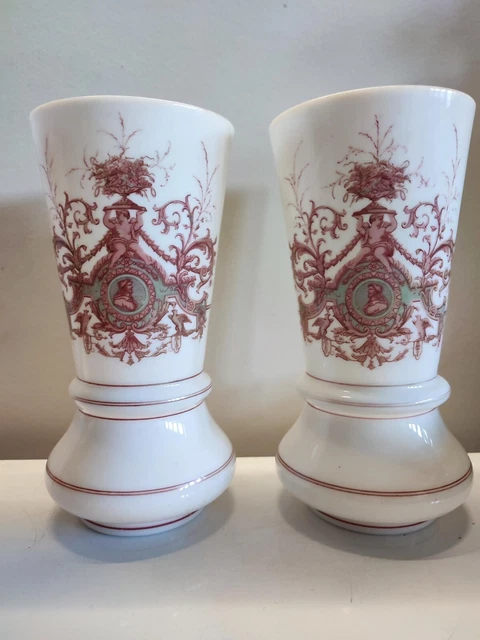 Belle paire de vases en opaline ancien decor D Hercule Et Floral  en bon etat