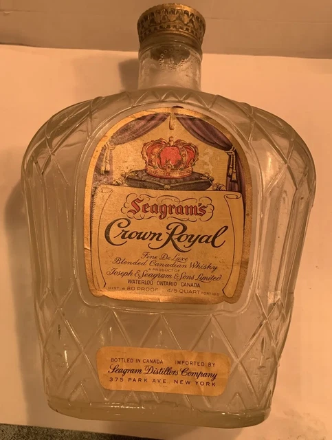 VINTAGE COLLECTOR BOTTLE OF SEAGRAMS CROWN ROYAL WITH POUCH See Photos Read desc