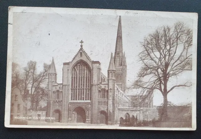 Vintage N.&A.C.B. B&W Postcard - Norwich Cathedral (b)