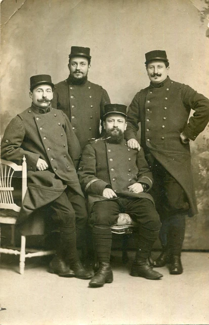 MILITAIRE CARTE PHOTO d'un soldat du 8 ème Régiment EUR 7,00 - FR