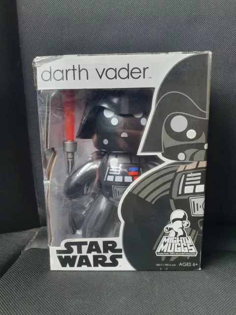 Darth Vader Mighty Muggs Statuetta Star Wars di Hasbro in scatola con spada leggera