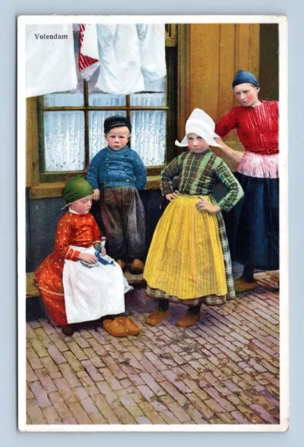 DUTCH CHILDREN IN Traditional Dress Volendam Holland UNP Unused DB ...