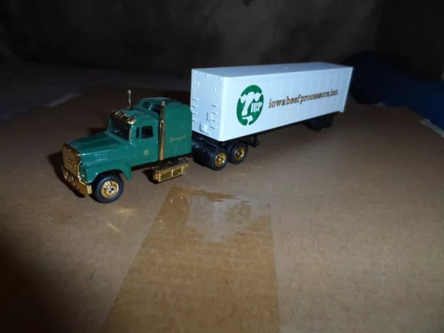 Ho Scale Ford 9000 Truck With 40 Ft. Box Trailer Iowa Beef Proc. Inc.