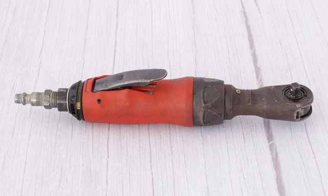 Central Pneumatic EARTHQUAKE 1/4" Drive Mini Air Ratchet Wrench USED 2