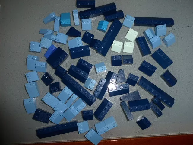 Lego Lot + 70 Tuiles Classiques Et Inversées, Differents Bleus: Marine, Clair