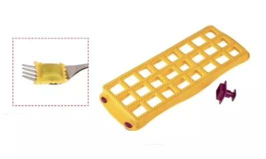 Quadratische Ravioli Form mit Geschmacksinjektor Big Metaltex 24 Stck. Ravioli Knödel 3