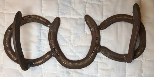Vintage Metal Horse Shoe Two Hook Coat Rack Home Barn Decor Western Rusty Unique