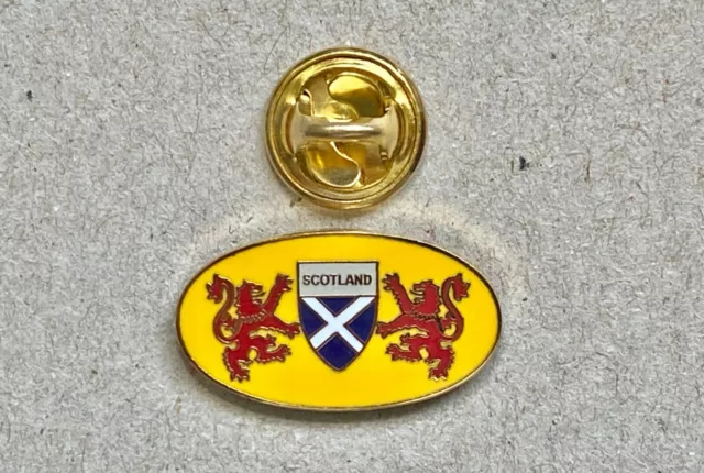 SCOTLAND LIONS OVAL Metal Pin Badge T493 Scottish lion