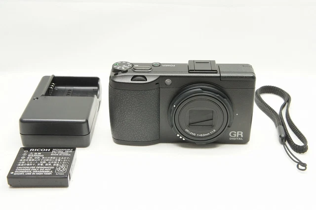 "2,240 shots" RICOH GR DIGITAL III 10.1 MP Digital Camera Black #230127s