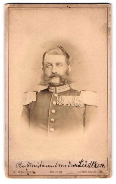 Fotografie A. Walther, Berlin, Oberstleutnant von der Lüdtken mit Ordenspange,