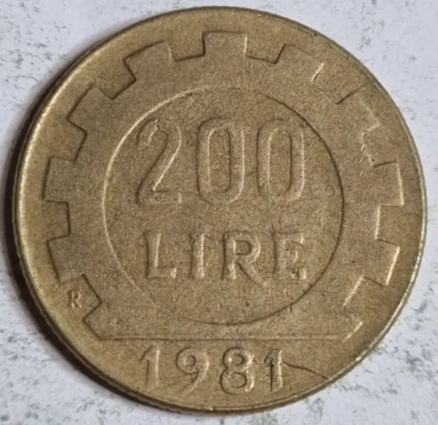 Italy 1981 200 Lire coin