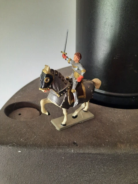 STARLUX COPIES RESINE MOYEN AGE BRASAVEC EPEE JEANNE D ARC 6202