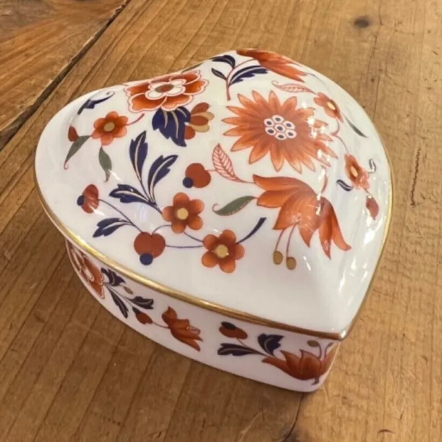 Heart-shaped BARODA floral trinket/jewelry box Spode Fine Bone China England