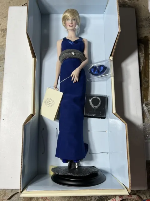 PRINCESS DIANA The Peoples Princess Portrait Doll Franklin Mint New in Box 1980s