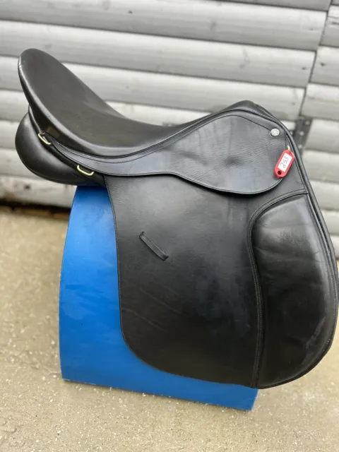 Black 18 Inch Leather Adjustable Collegiate gp Saddle