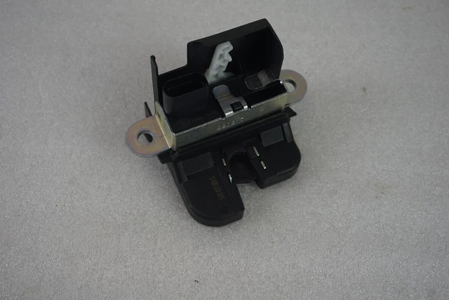 Serrure De Coffre Doo Engy Pour VW Golf 7 Et Beetle | Référence OE 5G6827505 | 4 Pôles