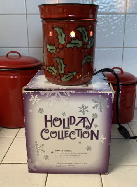 Scentsy Merry Berry Full Size Wax Warmer Melt Holiday Winter Christmas 2010 Box