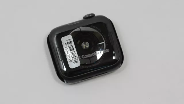Apple Watch Series 5 40mm GPS Space Gray PC1342819 Grade B