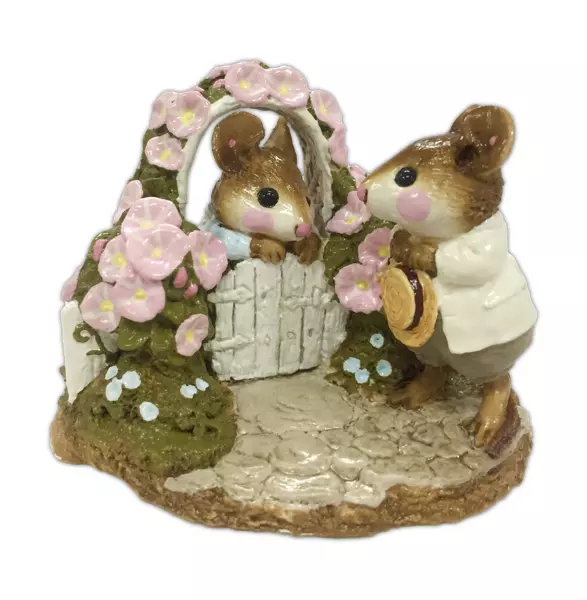 Wee Forest Folk FS-03 Mousie Comes A-Calling - Pink (RETIRED)