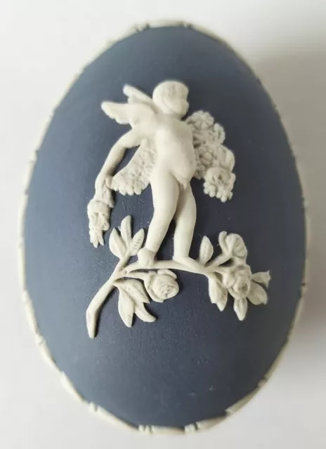 Wedgwood Jasperware Portland blau Ei Schmuck Box Cherub
