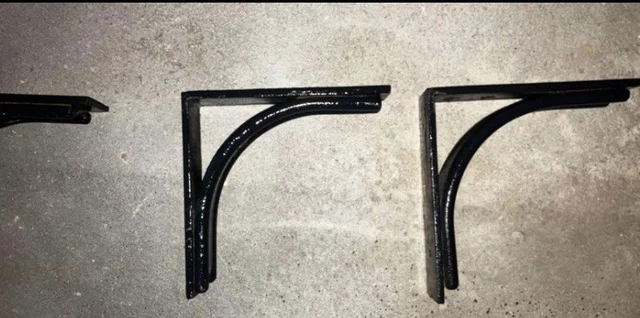 pair of Heavy duty cast iron brackets
