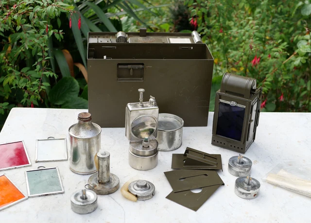 Lot de GBN. Lanterne magique avec plaque en coffret d'origine, fatiguée