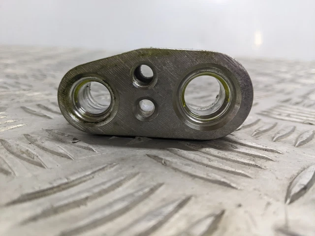 Tuyau Air Conditionné Compatible Pour Ford Fiesta VI 1.6 Facelift Sedan