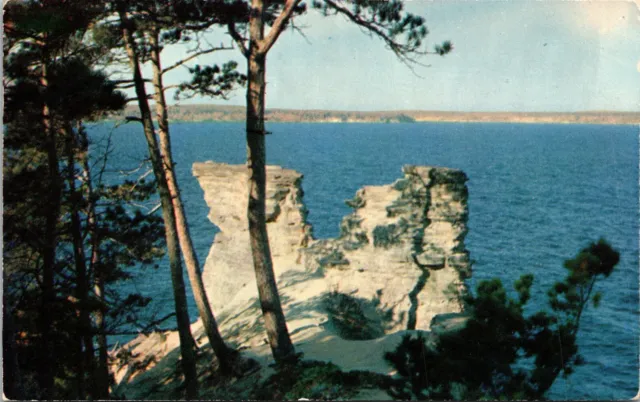 Munising Michigan MI Pictured Rocks Miners Castle Sandstone Formation Postcard