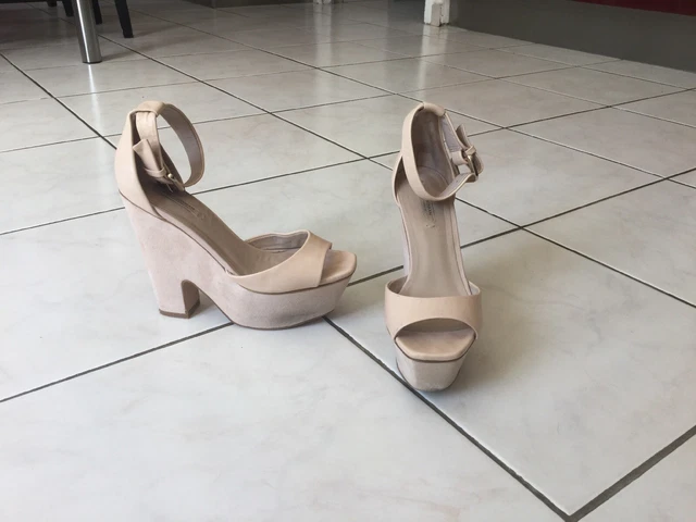 Sandales à Talons Compensés Zara Pointure 37 - Couleur Caramel, Cuir, Hauteur 10,5 Cm, Occasion Très Bon état