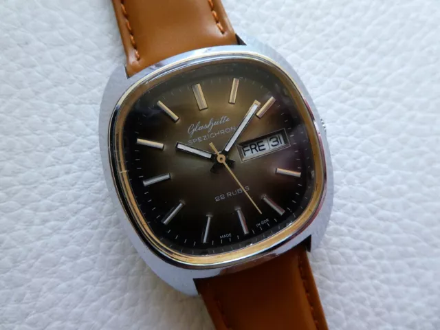 Beautiful Elegant Vintage GLASHUTTE SPEZICHRON Men's dress watch from 1970's!