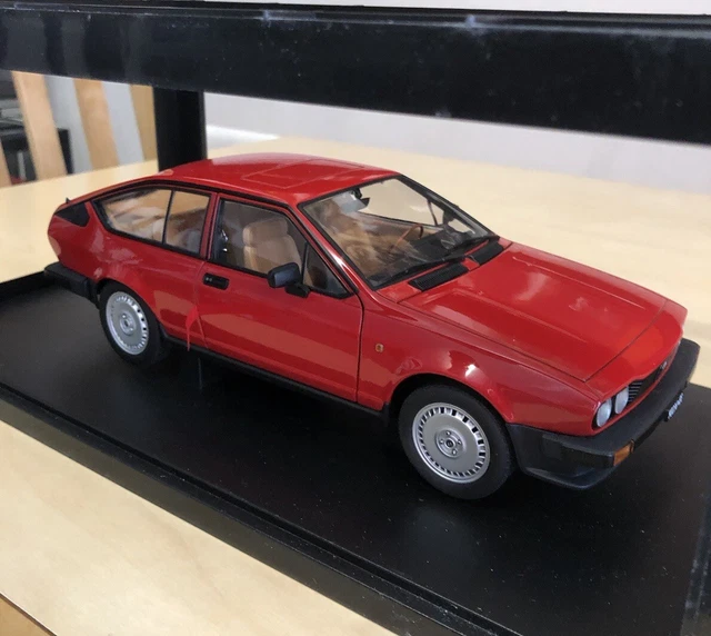 AUTOart 満たさ オートアート 1/18 ALFA ROMEO 1750 GTV WHITE 70101