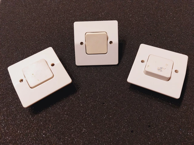 Double boutons 1 poussoir Et 1 Va Et Vient interrupteur LEGRAND Neptune