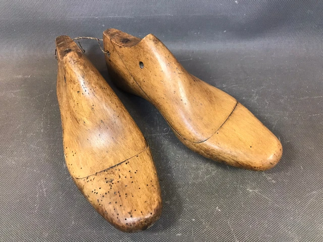 Ancienne Paire D'Embauchoirs En Bois - Outil De Cordonnier Vintage