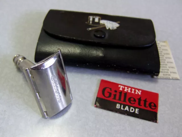 Vintage 1965 Gillette Travel Tech DE Safety Razor Set in Case