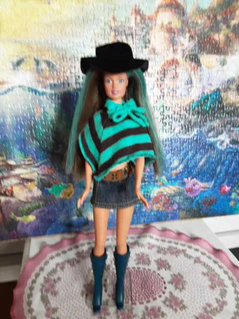 Barbie Professionnelle Poupée Stylist dans un salon de coiffure