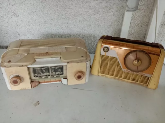 Vintage Deux Postes Radios Transistors À Restaurer