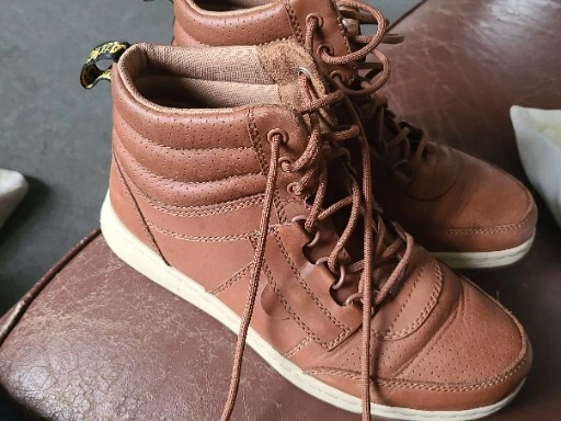 DR MARTENS DERRY Unisex Leather Hitop Sneakers Boots Red Size Uk6