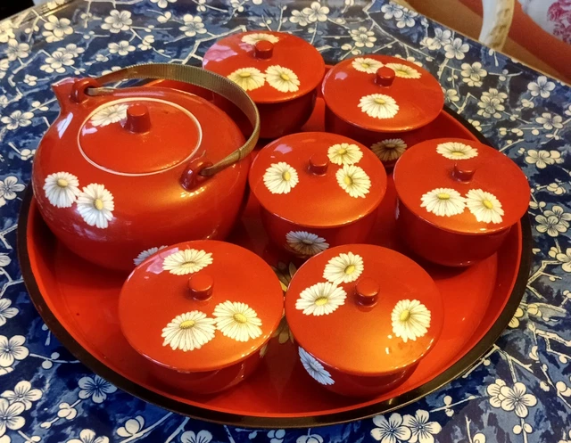 NORITAKE NIPPON TOKI Kaisha Red And White Daisies Coffee set