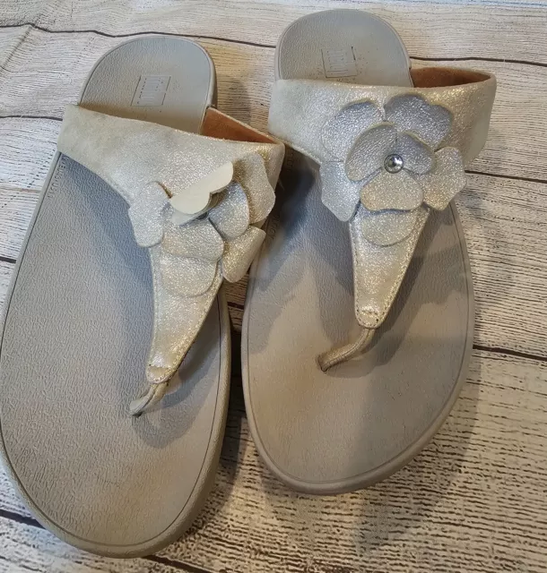 Fit Flop •Size 11• Lottie Crystal Floral Thong Sandal Comfort Microwobbleboard