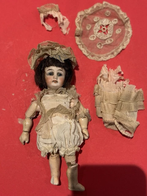 Petite Poupée Ancienne 22cm – Tête Porcelaine – 11 Articulations