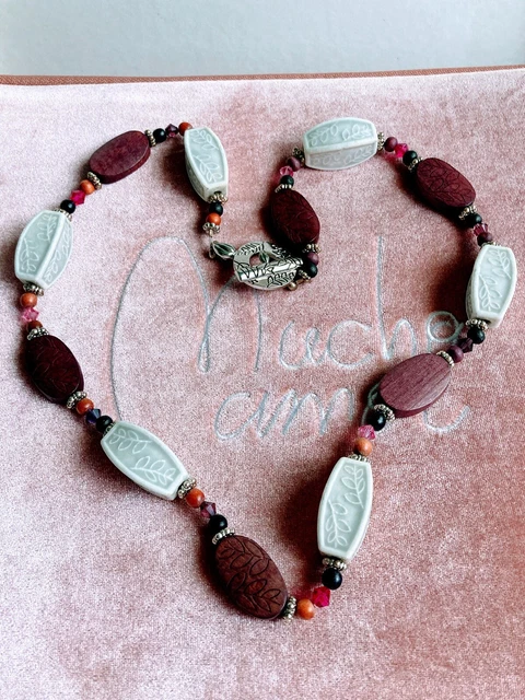 Wood and ceramic chunky necklace leaf scroll design