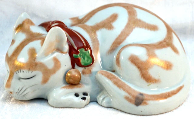 Vintage Kutani Japanese Porcelain / Ceramic Sleeping Cat Figurine with Gold 7"