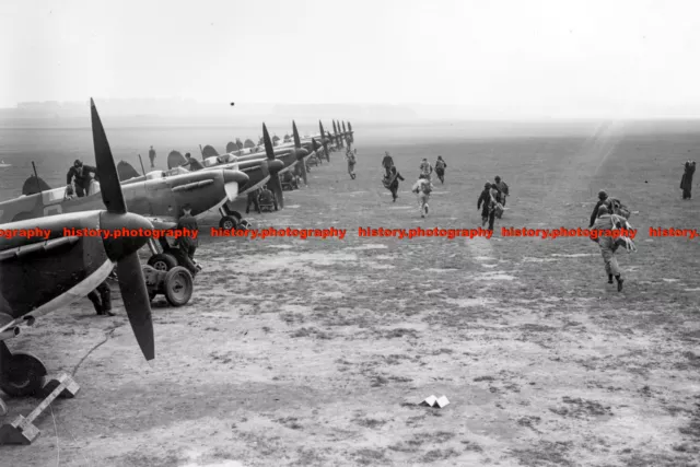 F008219 RAF No 19 Squadron. Supermarine Spitfire aircrafts. Duxford. 1939. WW2