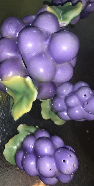 Vtg. Royal Bayreuth Porcelain Grapes Cream & Sugar Salt & Pepper Wine Vineyard