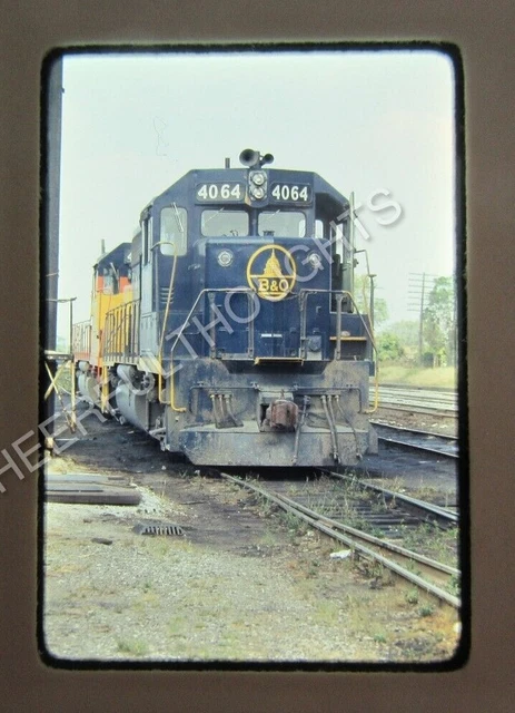 Original '76 Ektachrome Slide B&O Baltimore Ohio 4064 GP40 Nose Lima, OH   34I61