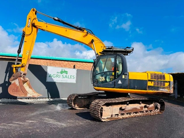 Js220lc JCB JS220LC EXCAVATOR Year 2010 *C/W Quick Hitch Bucket* £16,750.00 ...